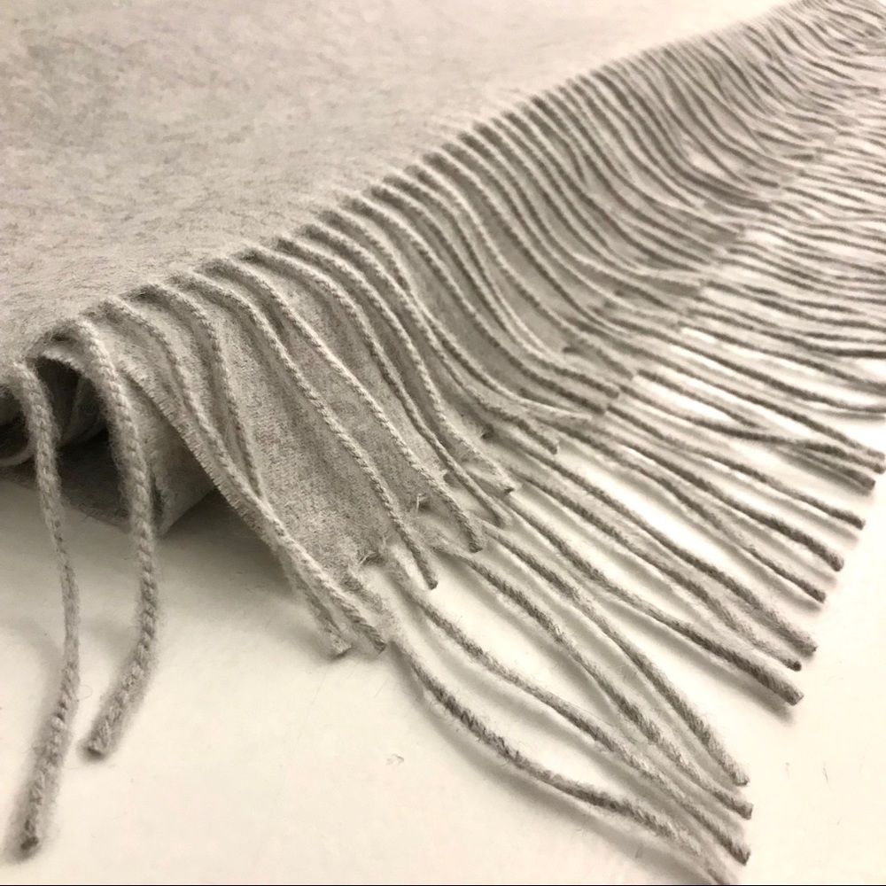 NWT DEMYLEE Cashmere Oversized Shawl Scarf Grey